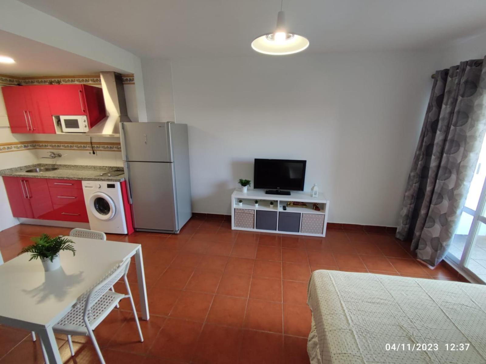 Apartment Cozy With Mountain View Benalbeach *